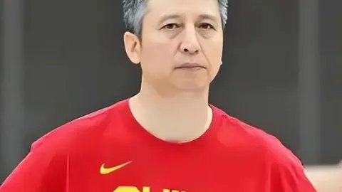 东契奇狂飙不讲理三分，高效贡献19分4篮板3助攻！